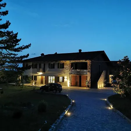 Casa vacanze Riviera Delle Langhe Wine Country House With A Pool *
